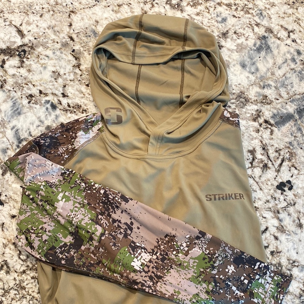 New !! Striker long sleeve camo hooded sun shirt hunting fishing